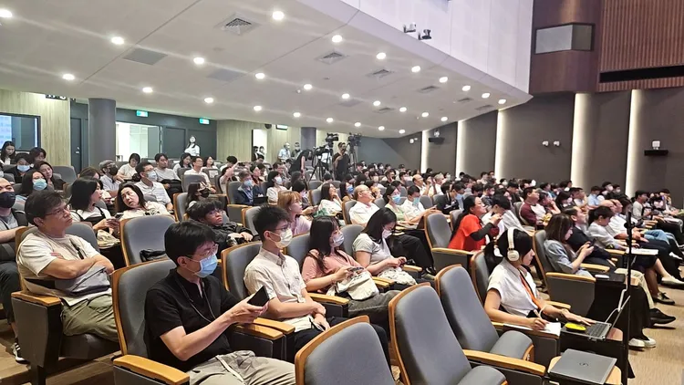 台灣邁向2050淨零轉型，綠領人才居關鍵要角，環境部今與104人力銀行舉辦「綠領人才就業趨勢報告發布暨綠領世代論壇」。許麗珍攝