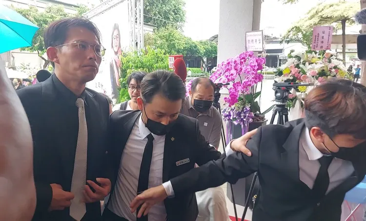 民眾黨主席黃國昌南下參加彭振聲妻子告別式。凃建豐攝