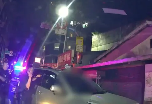 酒駕男汐止狂飆上演「玩命關頭」衝撞警車 這3罪外還吃20張罰單金額上看22萬