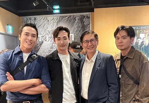 莊凱勛（左起）和八炯、陳文彬、楊大正在《零日攻擊》首映會合照。翻攝莊凱勛臉書