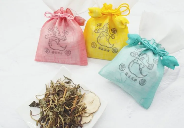 「大稻埕防蚊包」為今年夏日節活動專屬限量贈品。台北市觀傳局提供