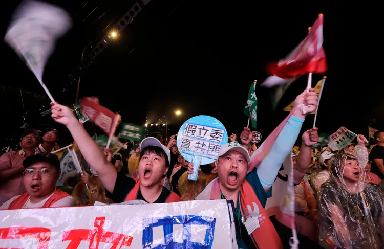 參加支持大罷免行動的民眾。美聯社