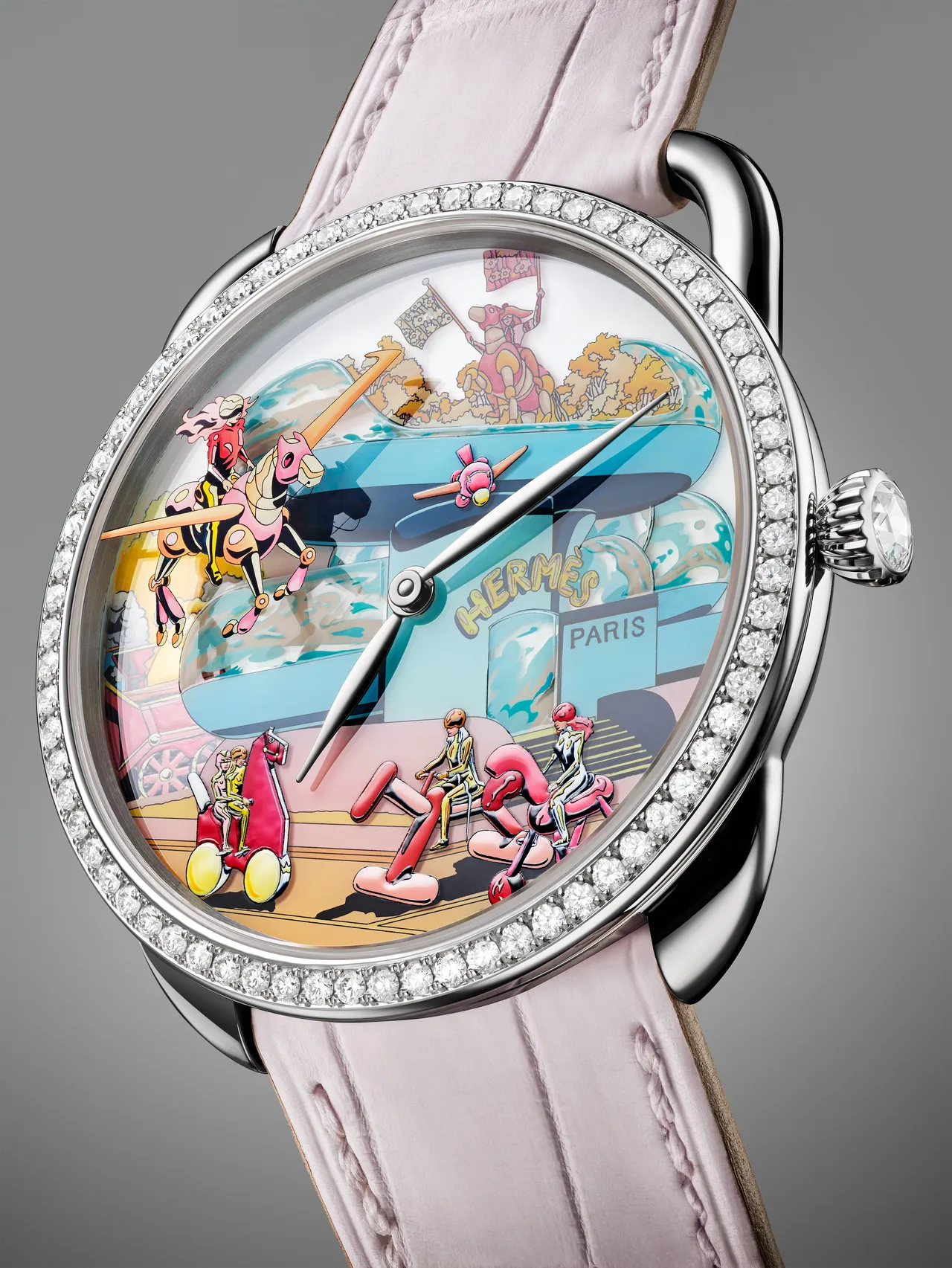 爱马仕Arceau Hermès Locomotion工艺腕表,38mm,白K金表壳(表圈镶嵌71颗钻石),施以微绘工艺的蓝宝石水晶表盘,雾面淡紫色短吻鳄鱼皮表带,爱马仕自制 H1912 自动上链机械机芯,动力储存50小时,防水深度30米,限量12只。品牌提供