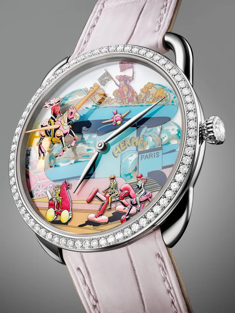 愛馬仕Arceau Hermès Locomotion工藝腕錶，38mm，白K金錶殼（錶圈鑲嵌71顆鑽石），施以微繪工藝的藍寶石水晶錶盤，霧面淡紫色短吻鱷魚皮錶帶，愛馬仕自製 H1912 自動上鍊機械機芯，動力儲存50小時，防水深度30米，限量12只。品牌提供