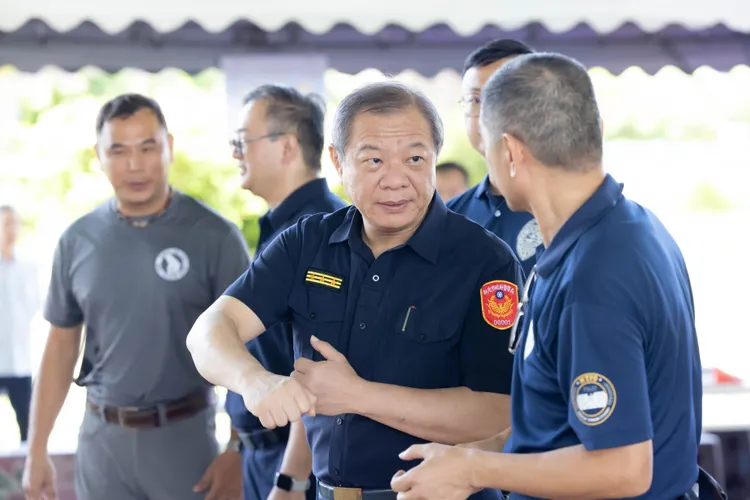 新北警察局長廖訓誠視察，並給予參賽警員鼓勵。警方提供