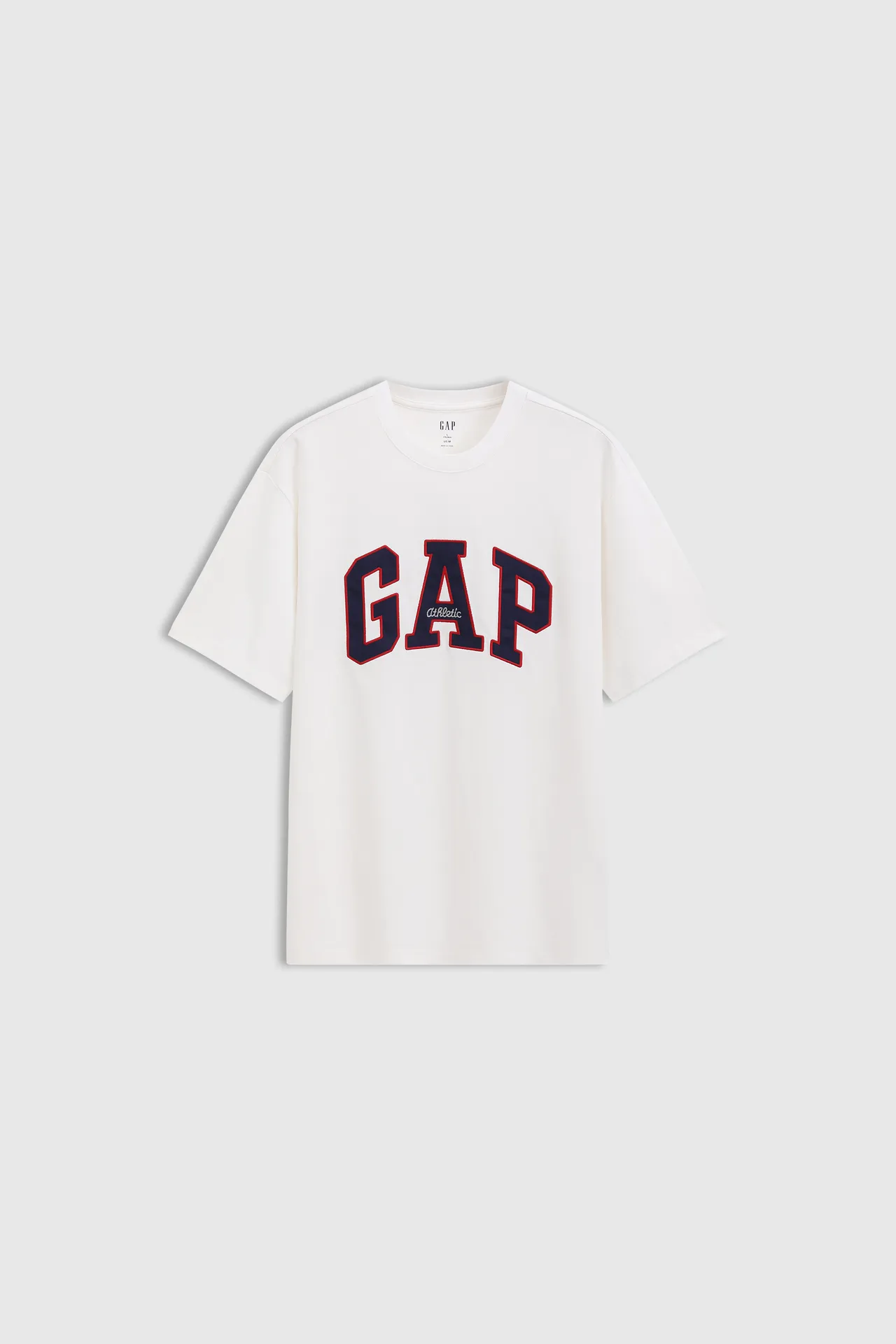 Gap经典LogoT恤,899元。品牌提供