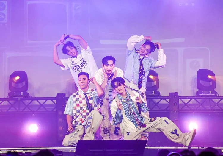 源小年邀請粉絲一同登上這段三年音樂夢想旅程的回顧。寬宏藝術提供