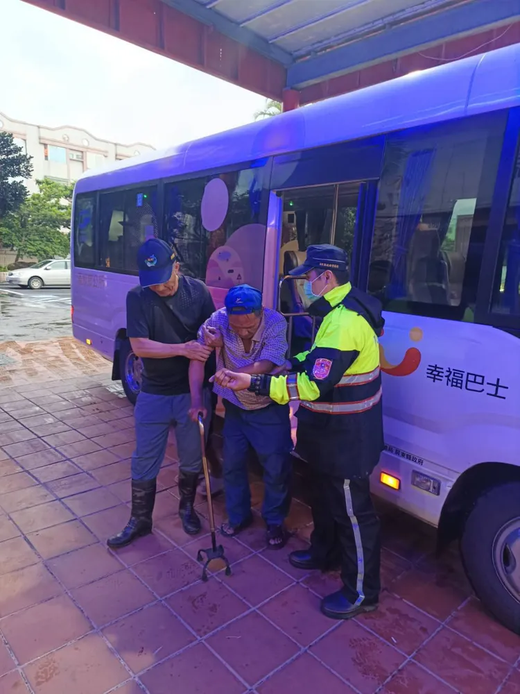 屏東已預防性撤離滿州鄉122人。縣府提供