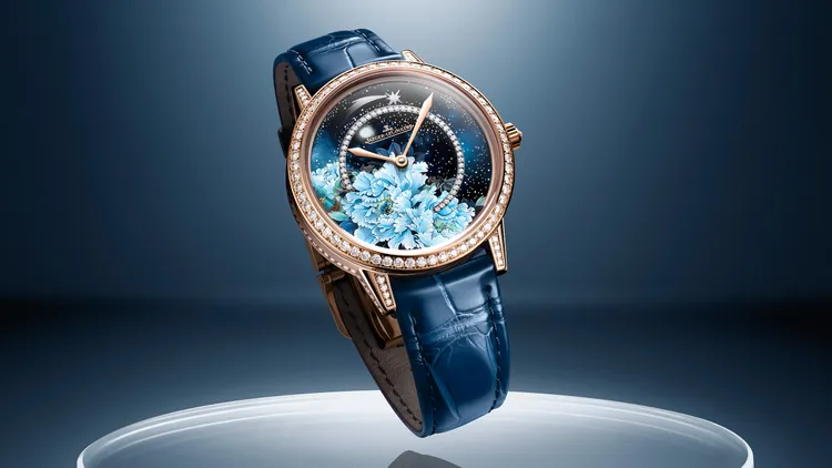 積家Rendez-Vous Shooting Star約會系列流星腕錶 (粉紅色牡丹款)，36mm，18K玫瑰金錶殼，藍寶石水晶玻璃、珍珠母貝錶盤，玫瑰金錶鍊鑲嵌鑽石，積家734型自動上鏈機械機芯，動力儲存70小時，防水深度50米，限量10只。品牌提供