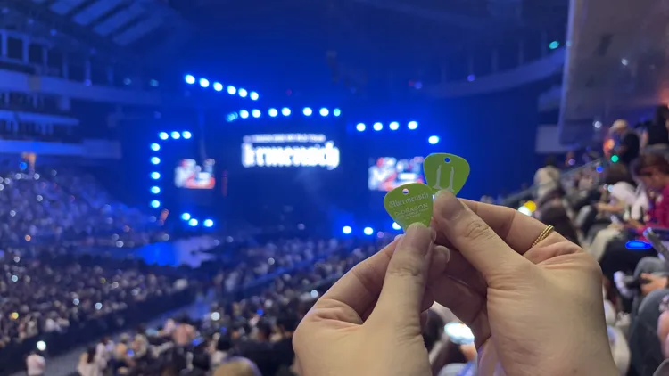 GD送給每位進場粉絲特製的pick禮物。讀者提供