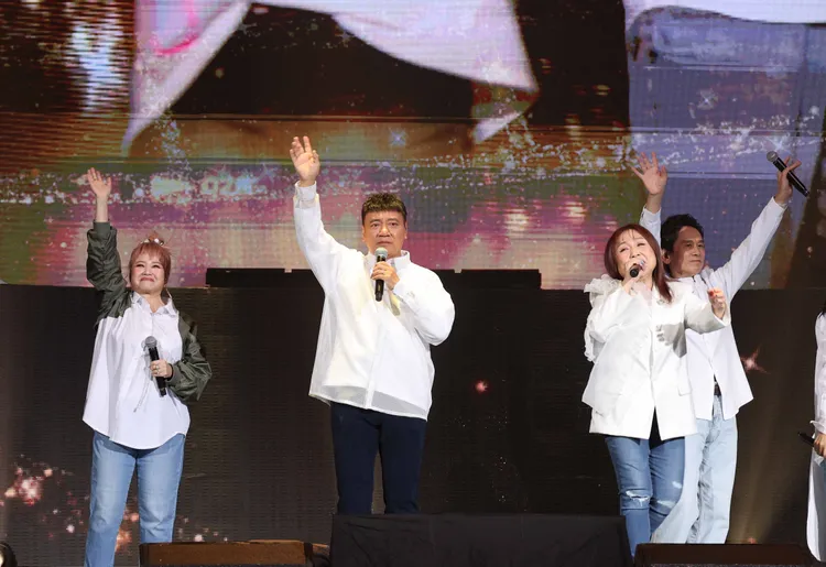 施孝榮（中）預告加場將有「首度嘗試的驚喜」。寬宏藝術提供