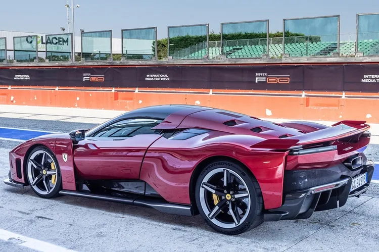 透過數位化設計、前端模擬技術，結合由米其林自主研發、全球獨有C3M製造工藝，Pilot Sport Cup 2 R K1採高強度虛擬開發流程，大幅縮短整體研發週期，也有效減少實體原型輪胎的製造數量。業者提供