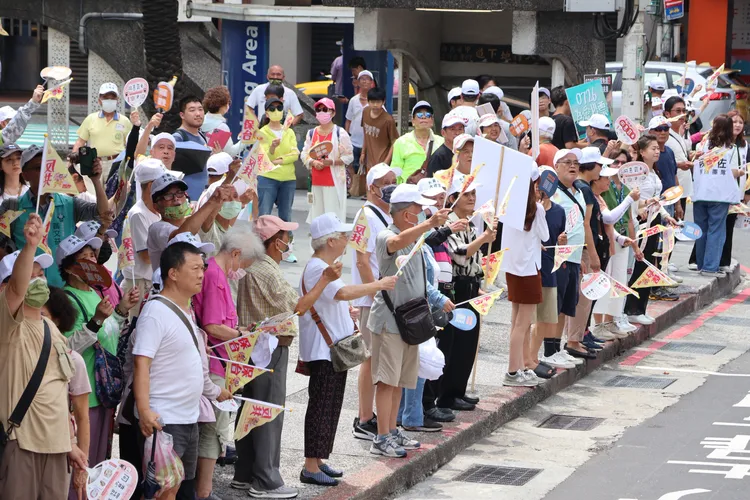 民進黨秘書長林右昌今（16日）參加「護國大遶境」活動。記者莊宗達攝