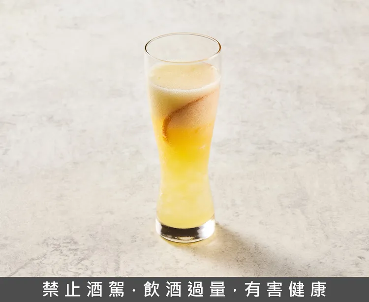 濟州柑橘果實氣泡酒288元/罐，第二罐半價，喝得到來自濟州島柑橘真果實，搭配清爽氣泡，酸甜清爽、醺香迷人。樂天皇朝提供