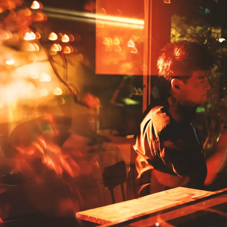 周華健《蕾絲花邊》單曲封面。滾石唱片提供