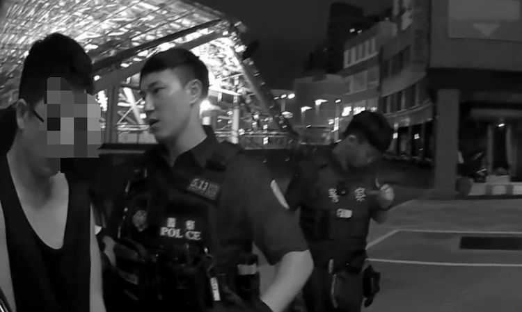 外籍男子捷運站廁所遭偷拍！警到場了解　一查竟他竟是毒品通緝犯