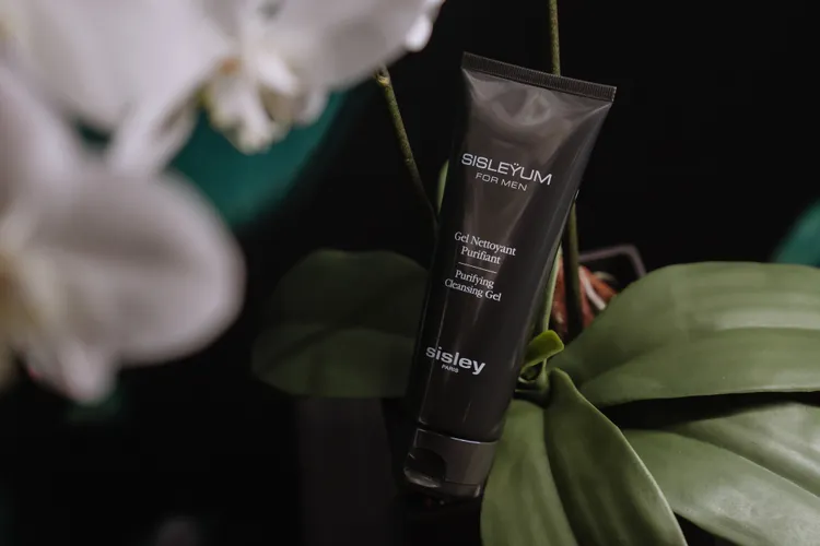 Sisley男仕全能賦活潔面露，125ml／3200元。品牌提供