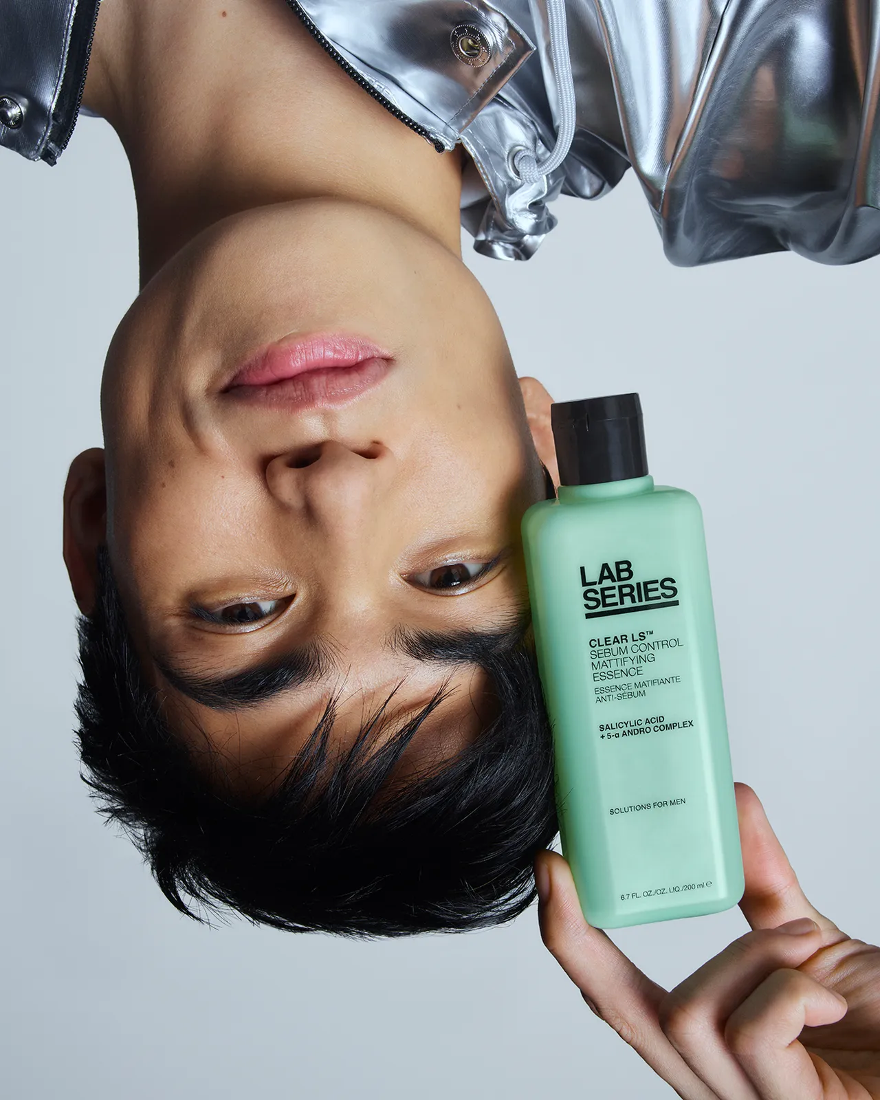 LAB SERIES推出全新控油焕肤调理露,200ml/1640元。品牌提供