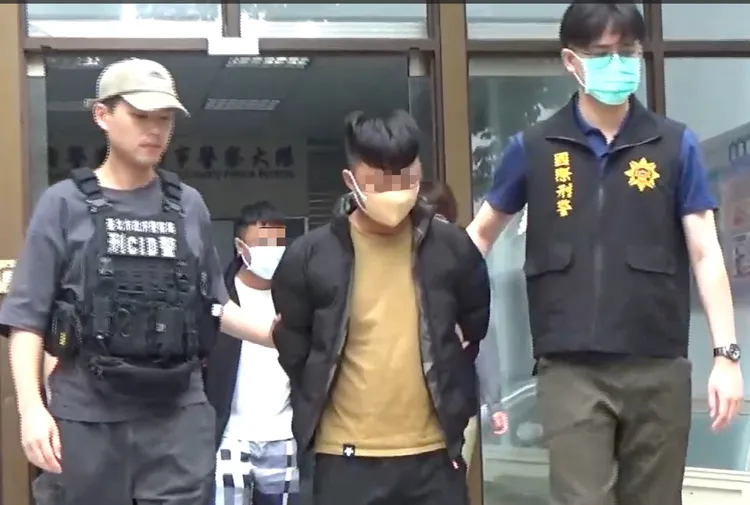 竹聯幫分子夏男送辦。警方提供