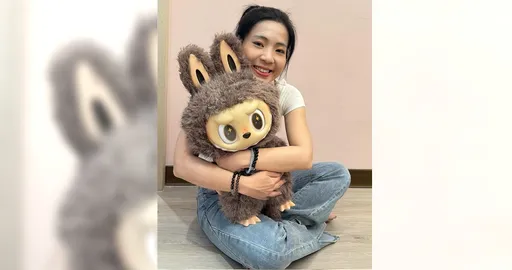 直到今天才敢開箱!徐巧芯挺過大罷免後 燦笑甜抱大首領ZIMOMO