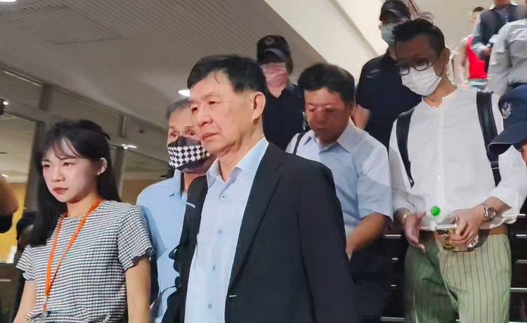翻供？彭振聲喪妻後首度出庭　今作證京華城案引關注
