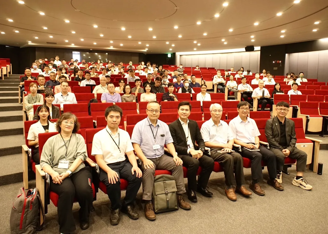 南宝树脂举办「电子用产品发展趋势研讨会」。南宝树脂提供