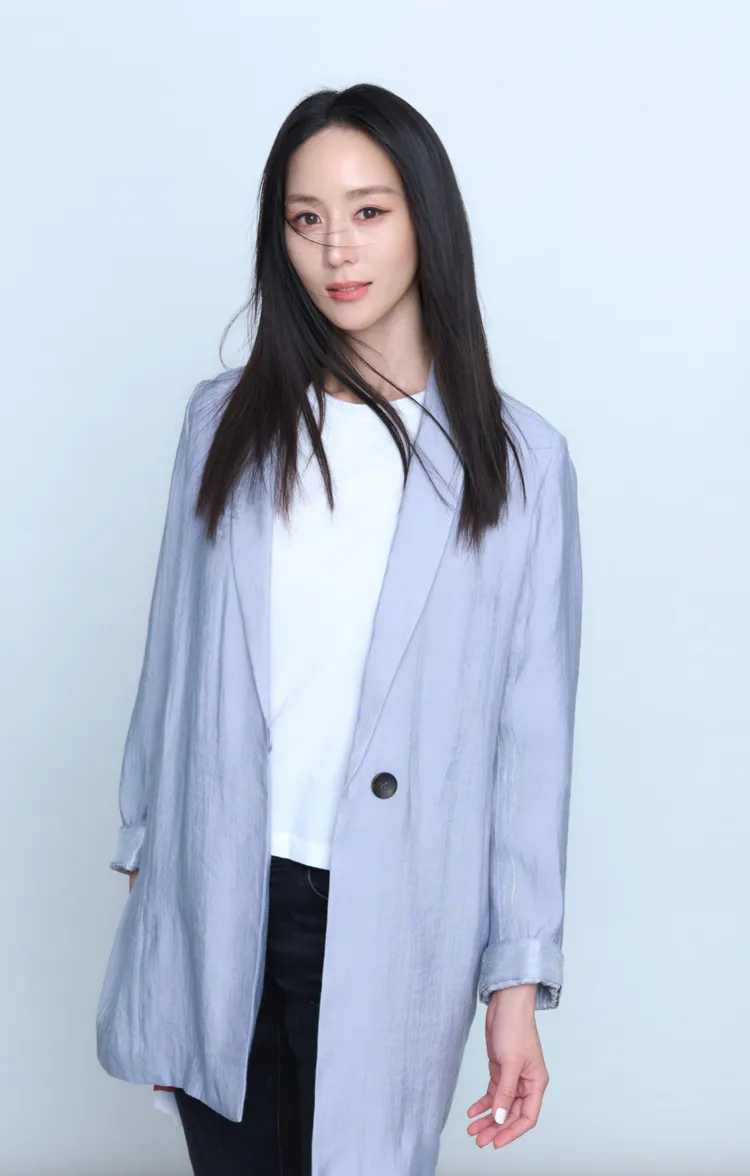 張鈞甯終於和柴智屏合作了。甯聚力文創提供