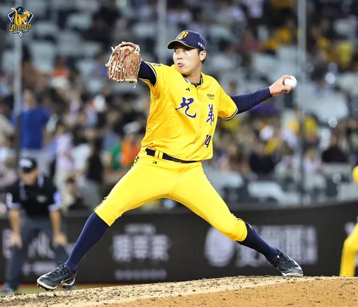 兄弟土投魏硕成跳出来!7局好投让统一狮「超人力霸王日」遭横扫