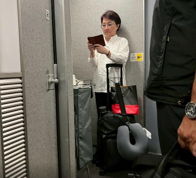 盧秀燕「高鐵站回台中」被讚親民！攝影師打臉：那邊不能站人