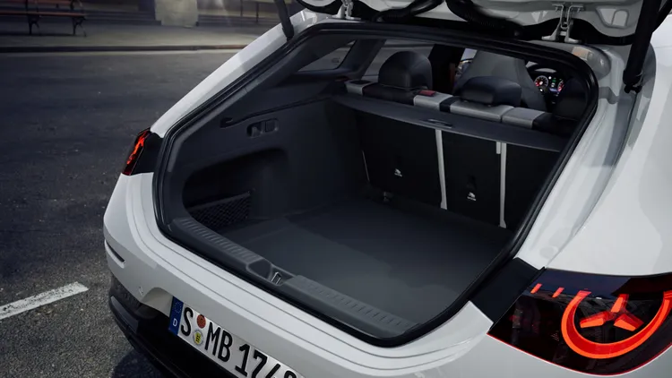 CLA Shooting Brake 保留跑格魅力，更帶來絕佳的空間機能。原廠照片