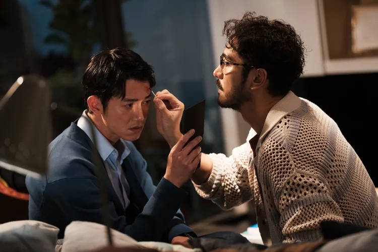 李至正戲裡對吳慷仁一片深情。CATCHPLAY提供