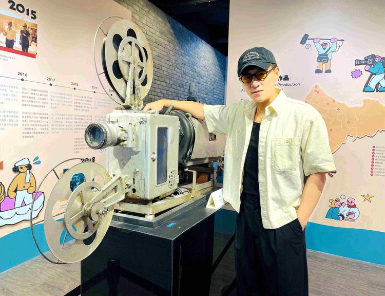 鄭人碩拍親密戲從不報備　男男情慾戲「毛巾被扯掉」全裸上陣