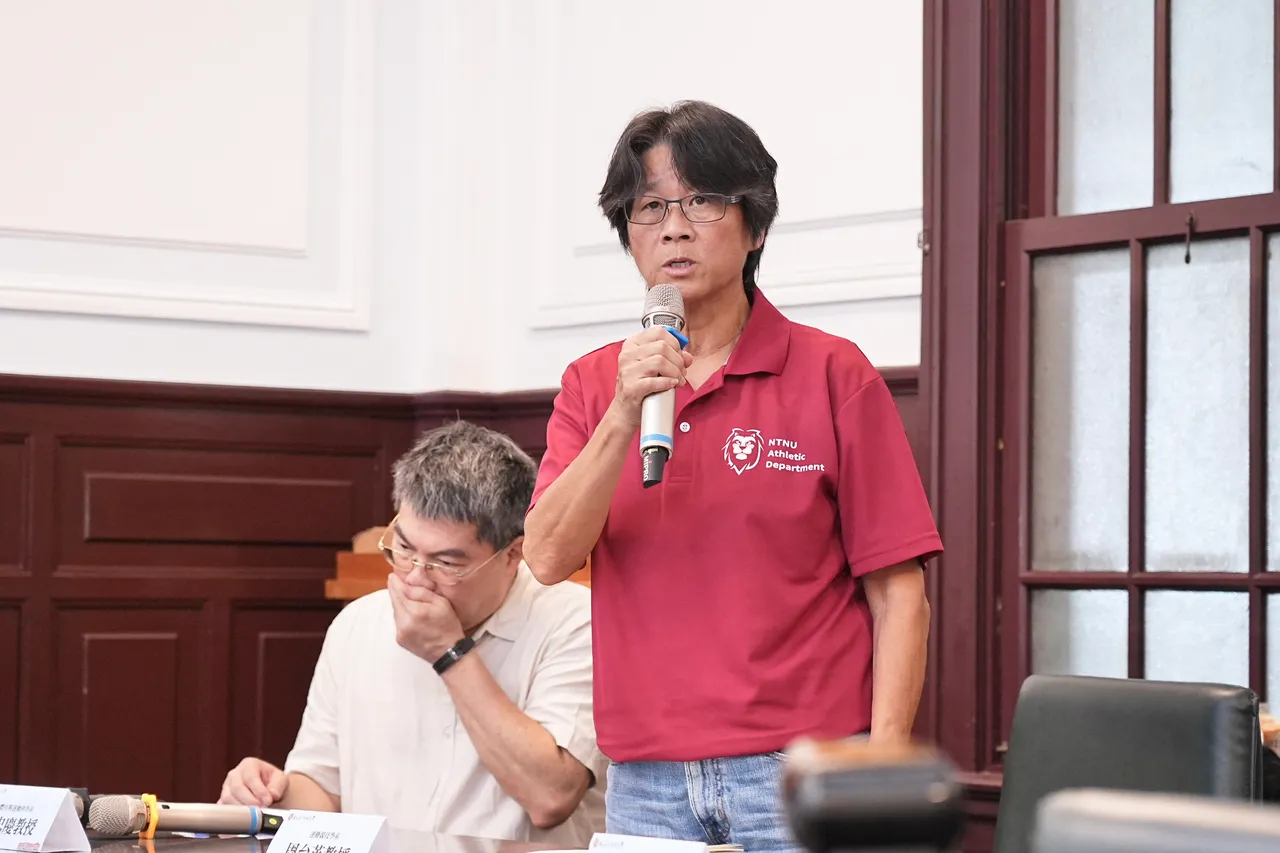 女足教练周台英被足协拔证。彭欣伟摄