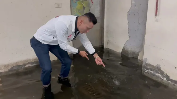 排水孔無法排水，反而一直咕嚕咕嚕冒出水來。江和樹提供