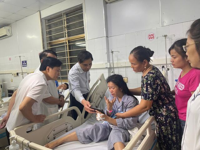越南週末連爆兩起船難　觀光釣魷船翻覆30多遊客全數獲救