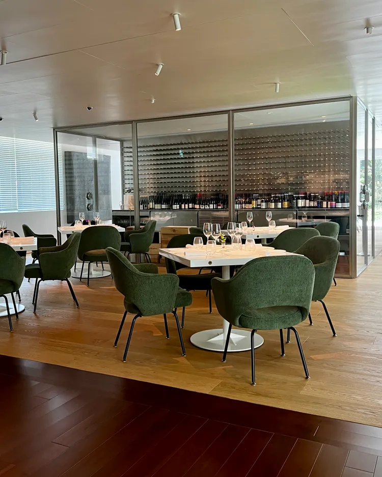 Restaurant 12用餐區。品牌提供