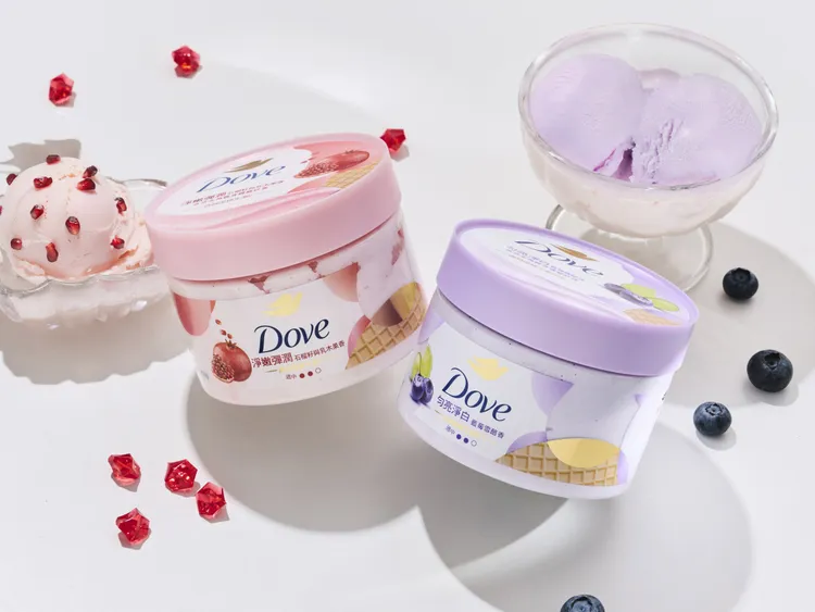 「石榴籽與乳木果香」(左)及「藍莓雪酪香」(右) 夏日鮮果系香氛，味道都好好聞！