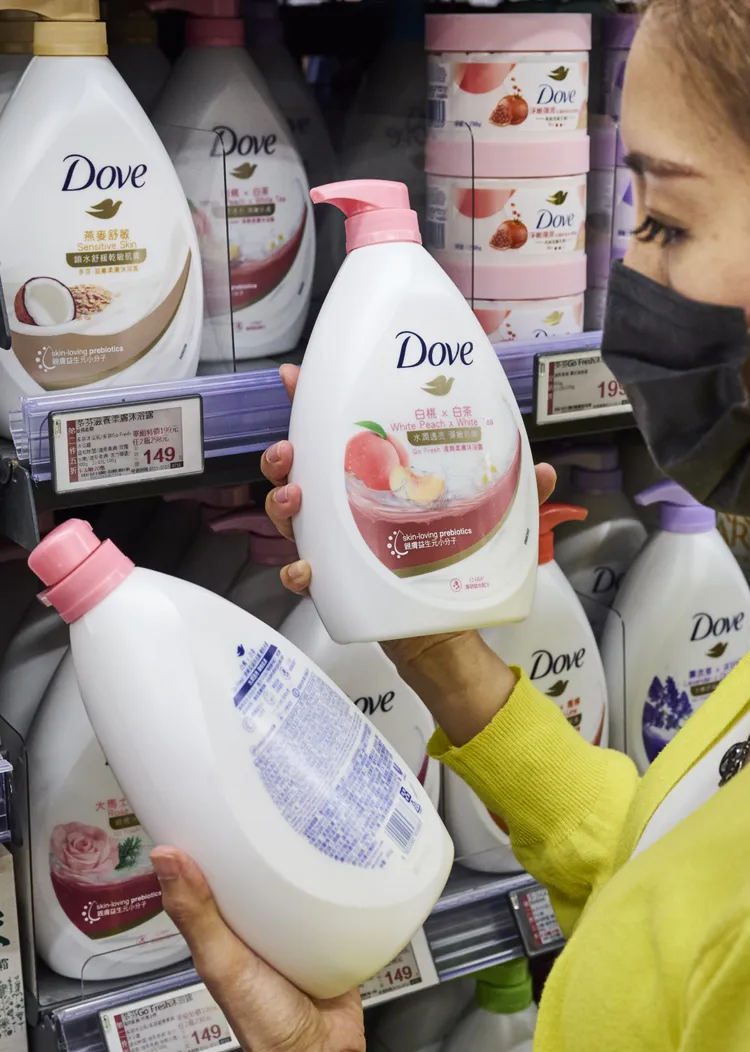 「白桃x白茶」一直是夏天很熱銷的沐浴露，實際走趟全聯發現真的剩不多了呢！