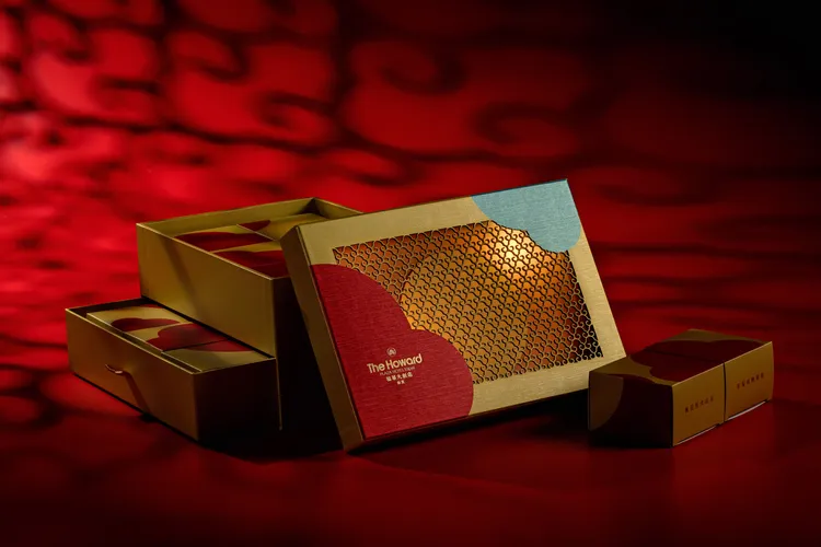 江南春的蘇式月餅，今年推出四款創新口味：「無花果火山豆」、「洛神花松子」、「草莓梅子」與「金棗蔓越莓」。業者提供