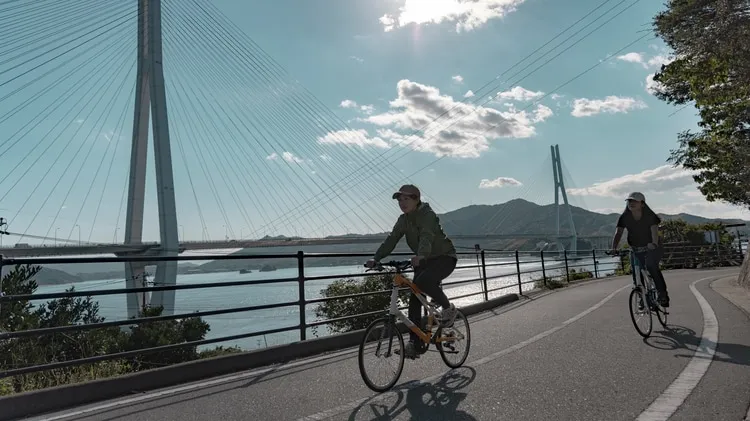 島波海道串聯七座風景各異的島嶼 ，讓旅客可一次飽覽內海的多樣風光。業者提供