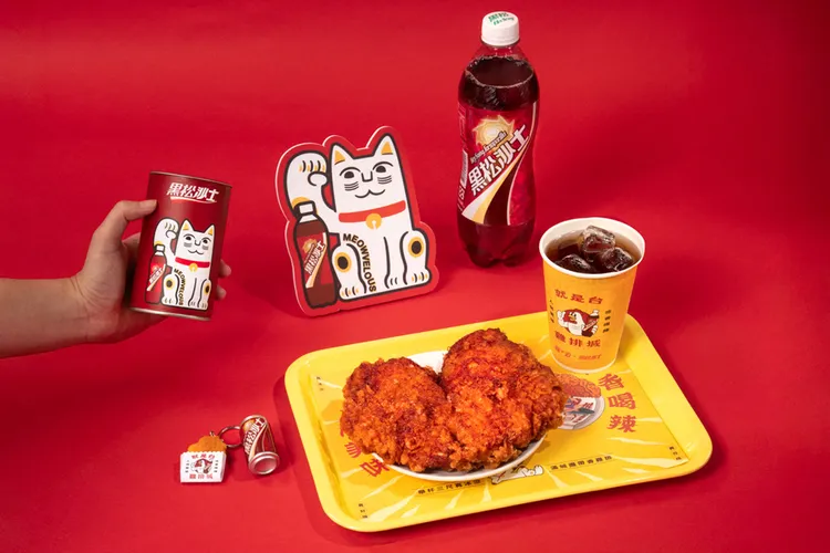 「黑松沙士×貓下去特製椒麻雞排套餐」7月14日至8月10日限時開賣。黑松提供