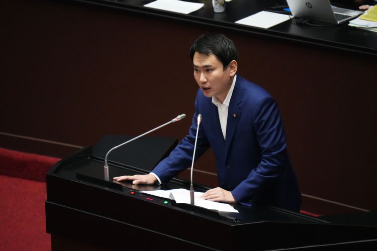 美眾院通過台灣衝突嚇阻法案　陳冠廷：揭露中國官員醜態