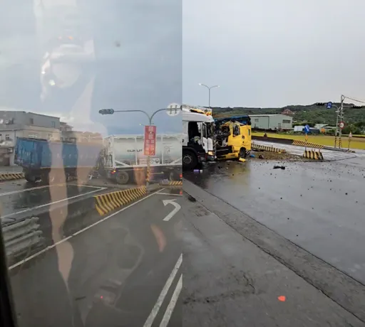 竹北化學槽車翻覆 氫氟酸外洩!毒災應變小組警戒