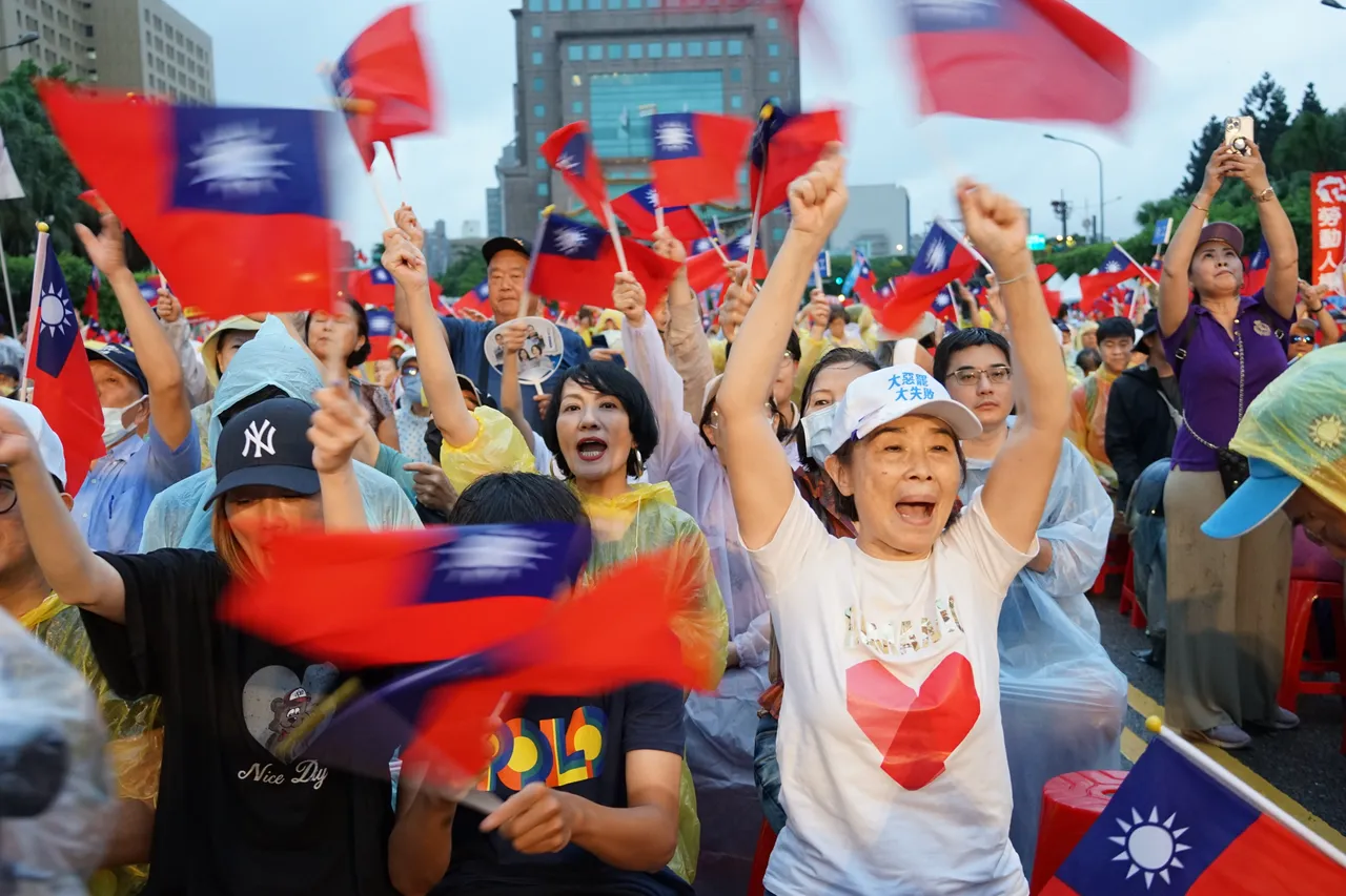 國民黨25日晚間於凱道舉行反罷免選前之夜。邱筠媜攝