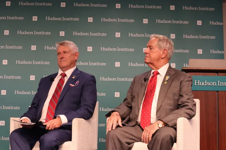 華府智庫哈德遜研究所14日舉行座談，聚焦眾議院共和黨政策委員會在美中大國競爭的下一步行動，眾議員威爾森（右）及唐寧出席。 中央社