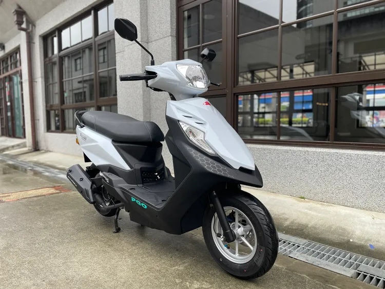 在安全結構上，PGO為威力125自主開發Y-ONE一體式車架，側向與縱向剛性分別提升48%與30%。林浩昇攝