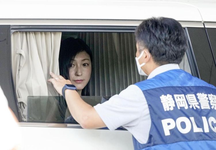 廣末涼子獲釋療養3個月現身　回車禍現場還原經過