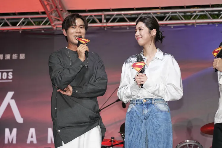 雲安（左）與犬青都有獲得哲謙母雞的蛋滋補。彭欣偉攝