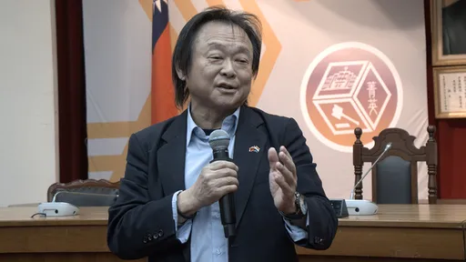挺罷?停罷?媒體人曝與王世堅互動 嗆王義川「找高鐵靠背哭一場」