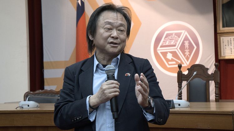 挺罷？停罷？媒體人曝與王世堅互動　嗆王義川「找高鐵靠背哭一場」